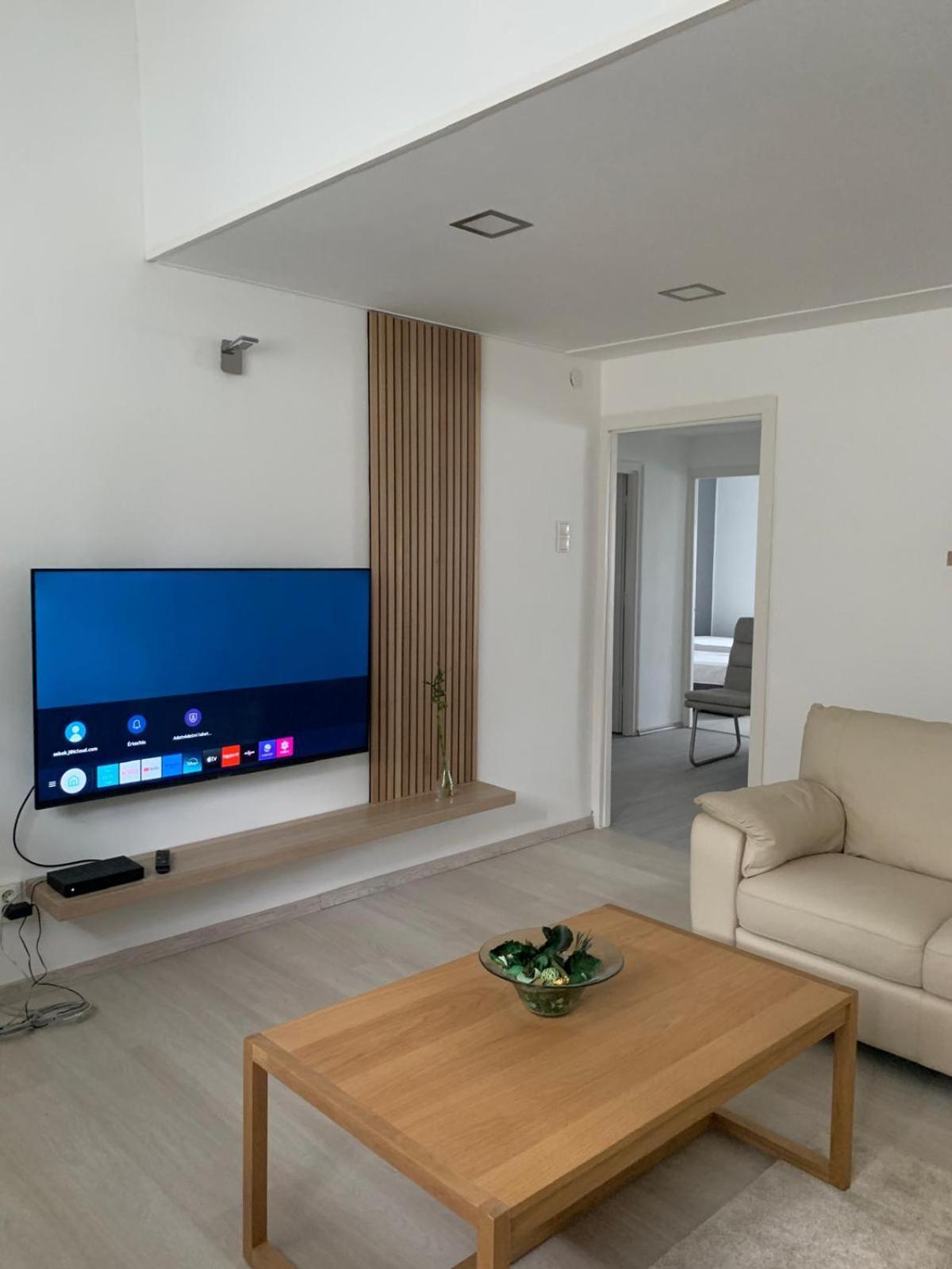 Panorama On The Hill With Free Garage Apartman